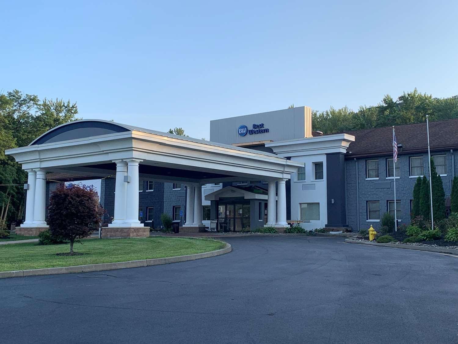 Best Western Owego Inn Екстер'єр фото
