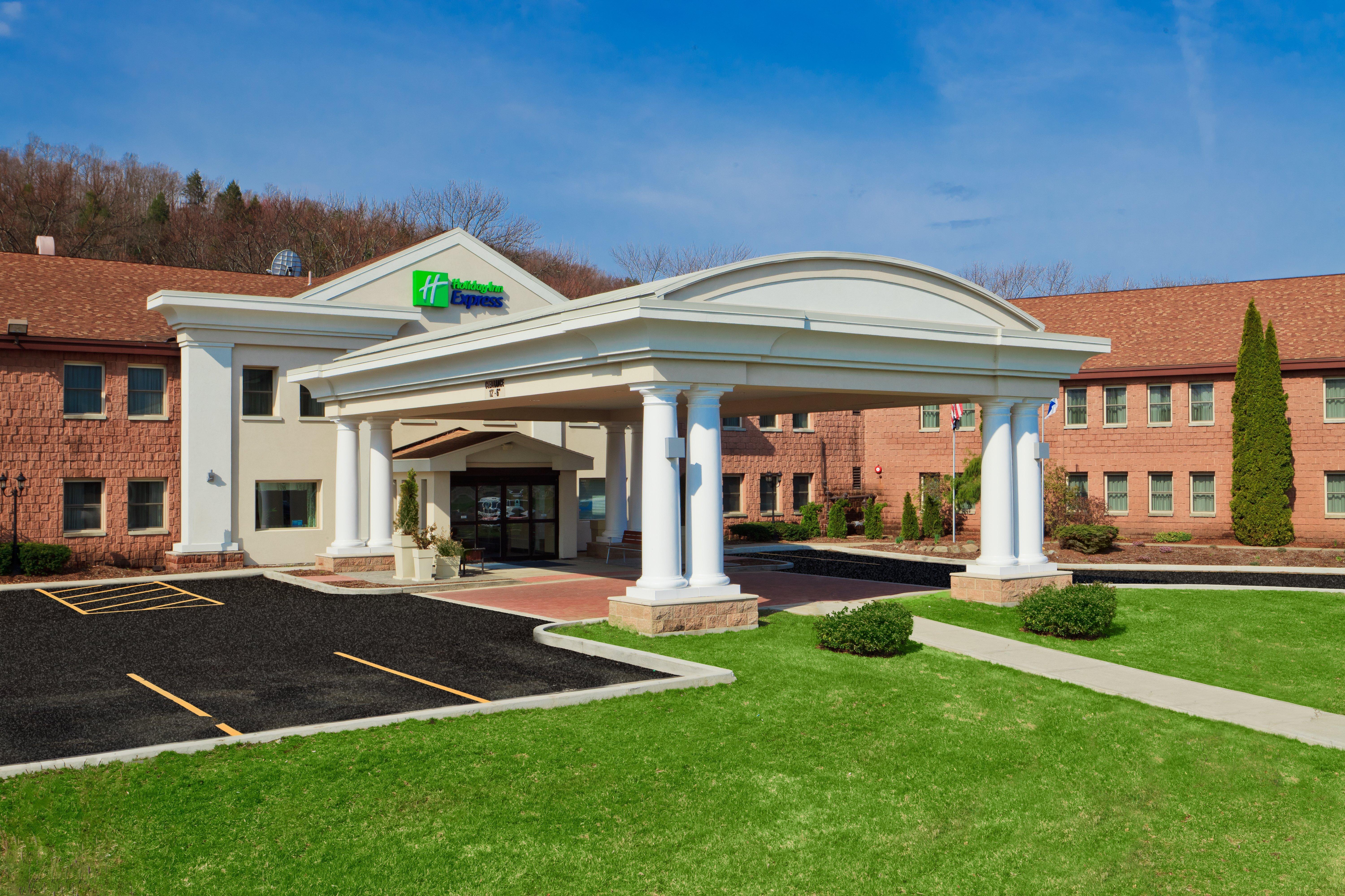 Best Western Owego Inn Екстер'єр фото