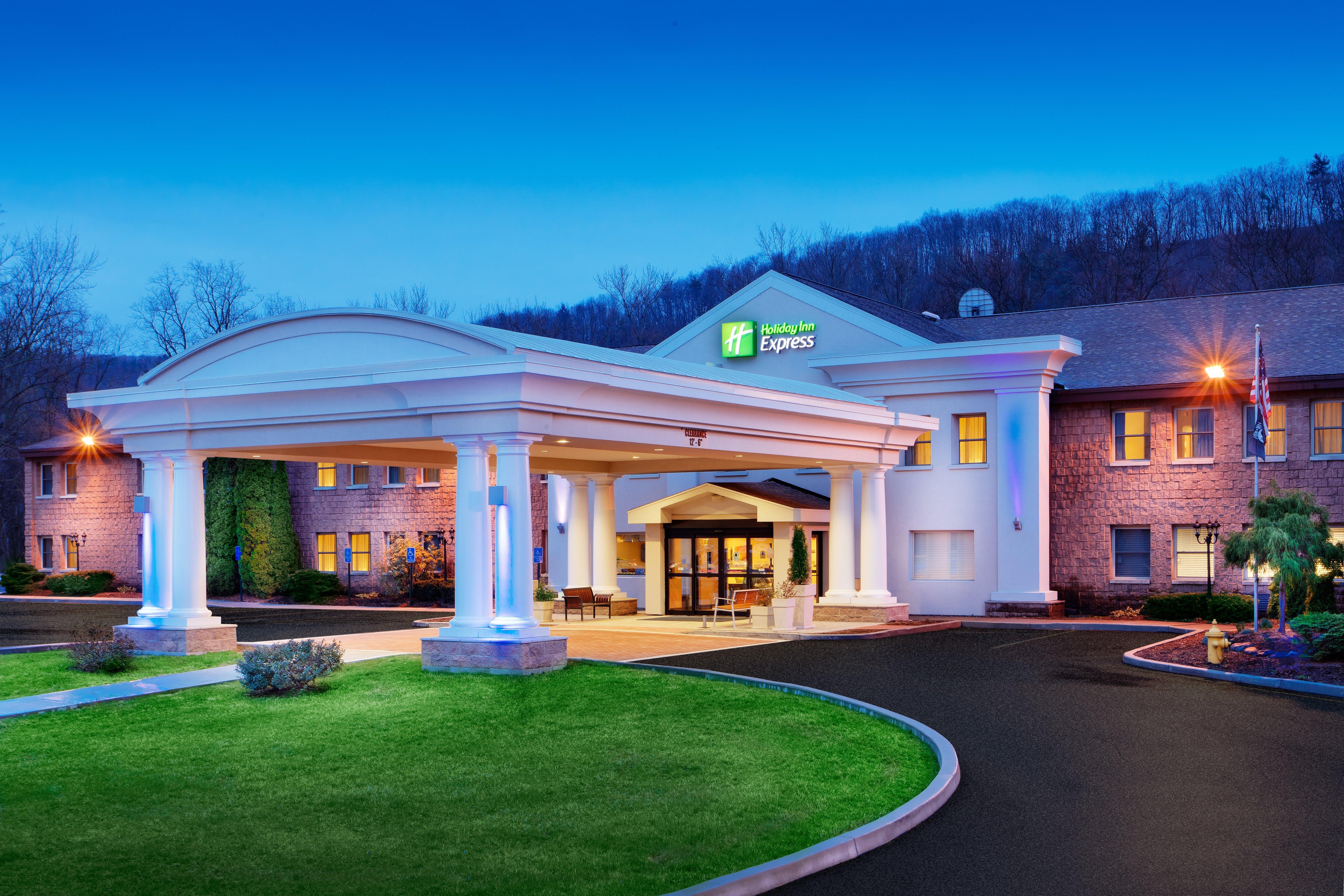 Best Western Owego Inn Екстер'єр фото