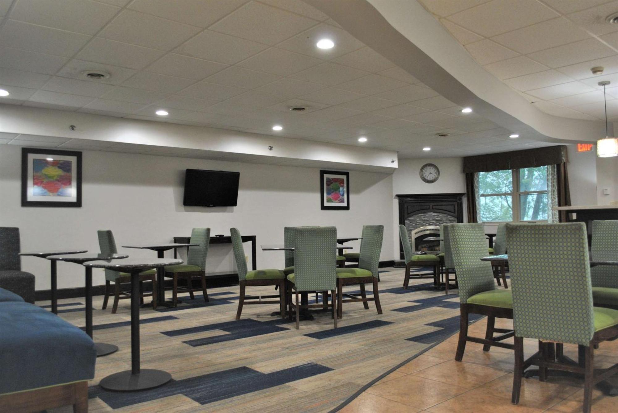 Best Western Owego Inn Екстер'єр фото