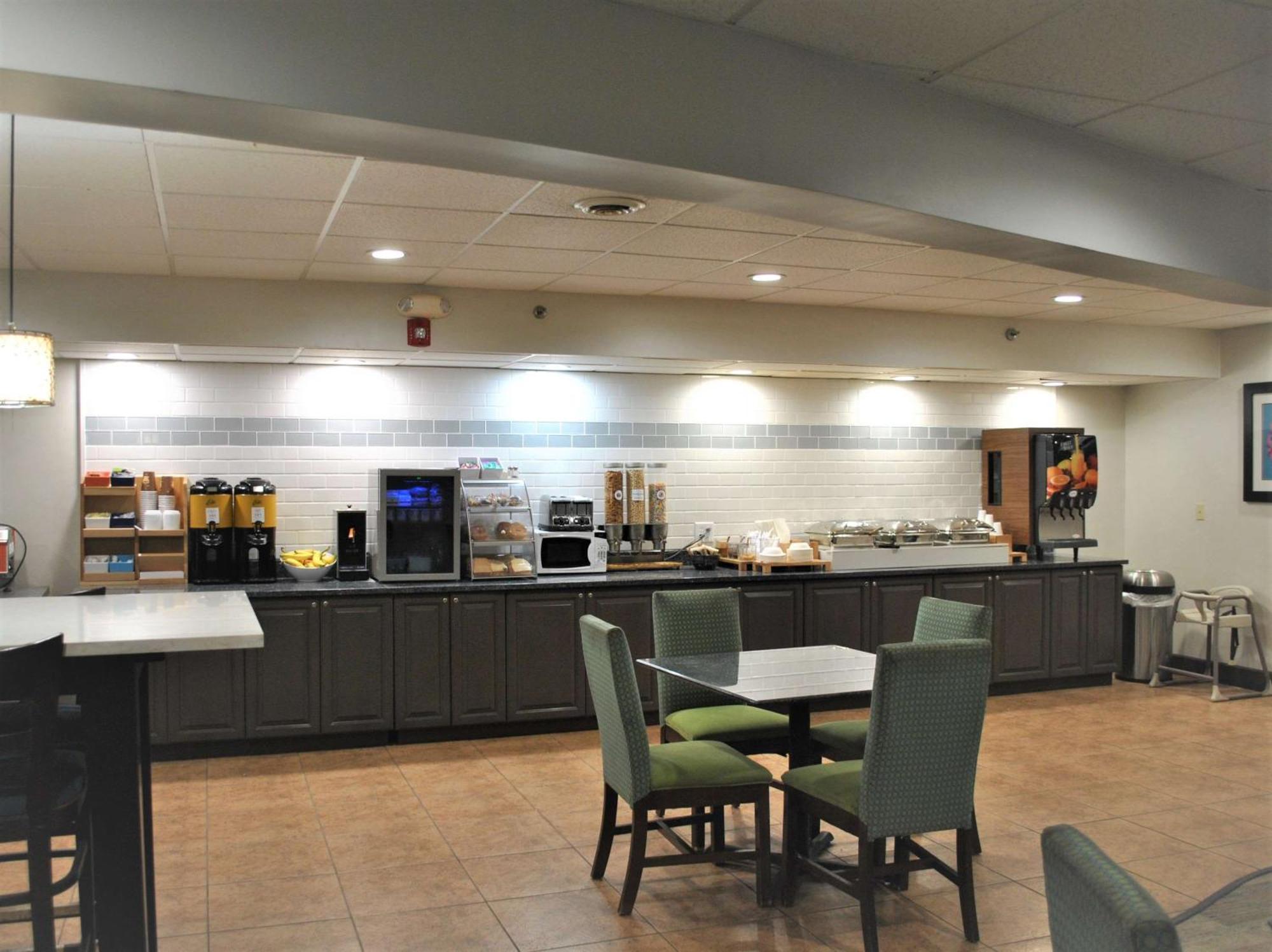Best Western Owego Inn Екстер'єр фото