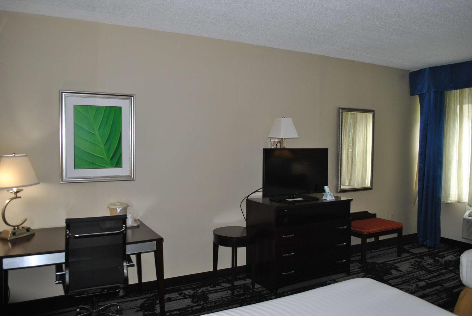 Best Western Owego Inn Екстер'єр фото